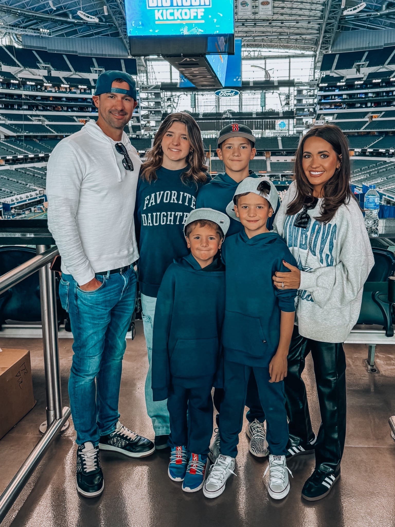 what to wear to a dallas cowboys game